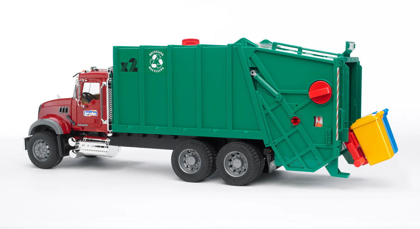 MACK GRANITE GARBAGE TRUCK