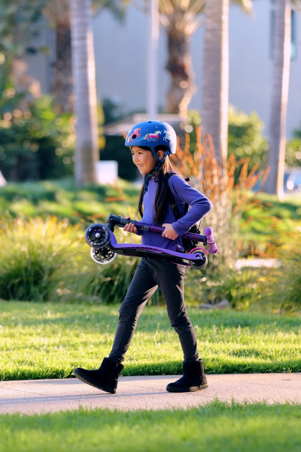 Micro Maxi Foldable LED Scooter