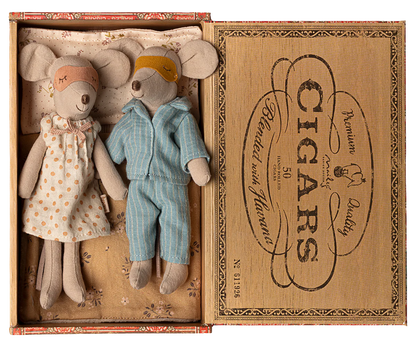 Maileg Mum & Dad Mice in Cigar Box