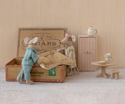 Maileg Mum & Dad Mice in Cigar Box