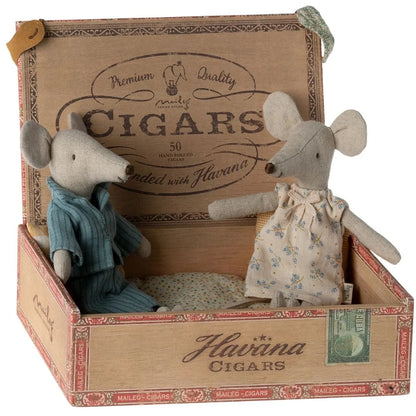 Mum and Dad Mice in Cigarbox